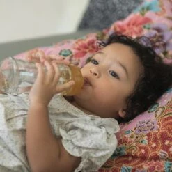 Hevea Medium Flow Kit Glazen Fles 250 Ml 2 Stuks 3 Hevea Medium Flow Kit Glazen Fles 250 Ml 2 Stuks -Beste Babyserie Winkel HEVEA Lifestyle Wide neck glass bottle 250ml 5710087440013 2 f246