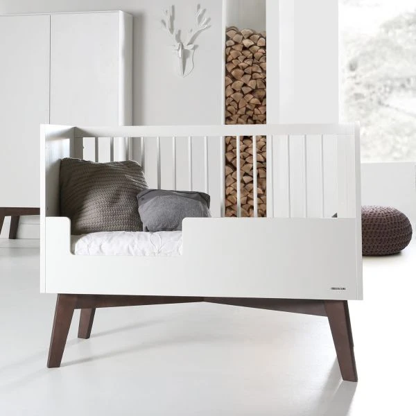 Kidsmill Sixties Babybed Wit Mat / Walnoot 60 X 120 Cm -Beste Babyserie Winkel